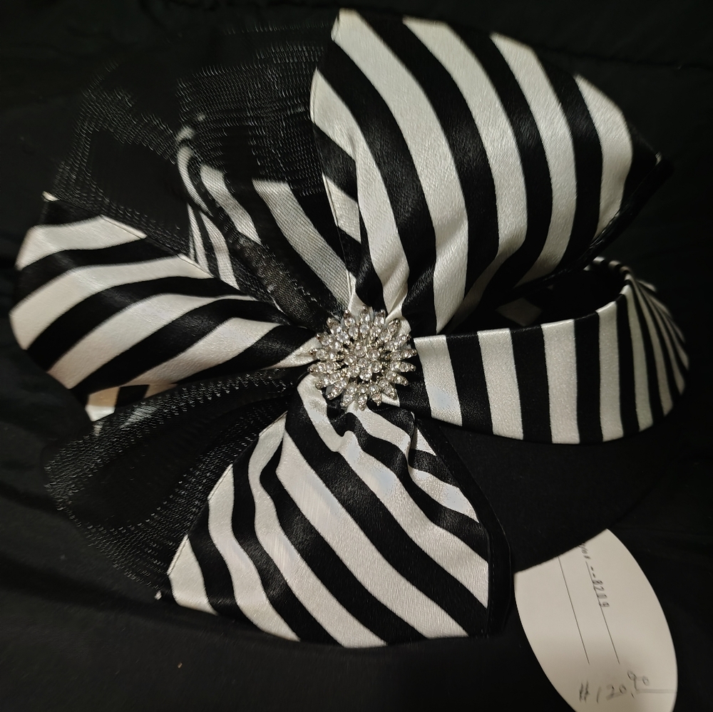 Fancy hat - Picture 3 of 8